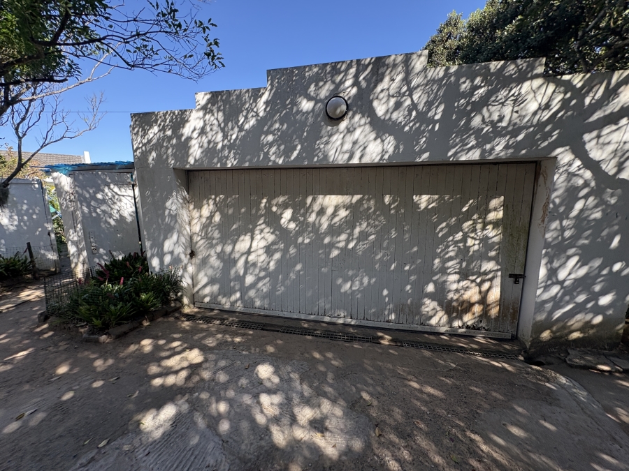 5 Bedroom Property for Sale in Gonubie Eastern Cape